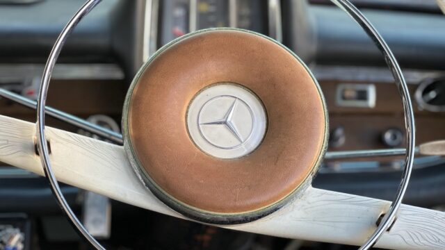 1965 Mercedes-Benz 220S Fintail