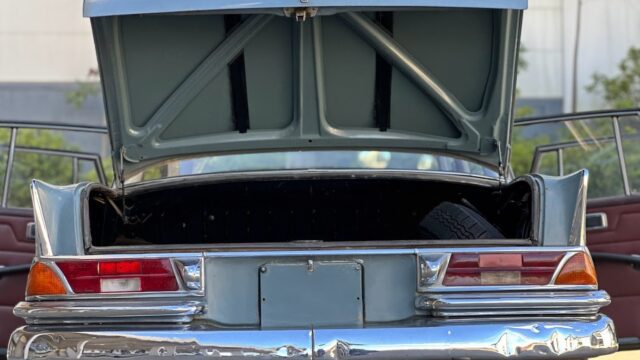 1965 Mercedes-Benz 220S Fintail