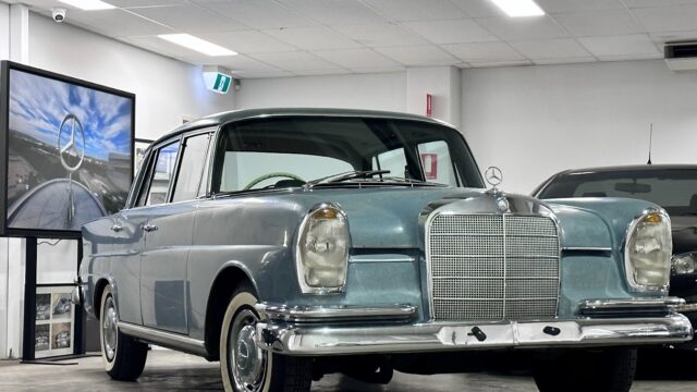 1965 Mercedes-Benz 220S Fintail